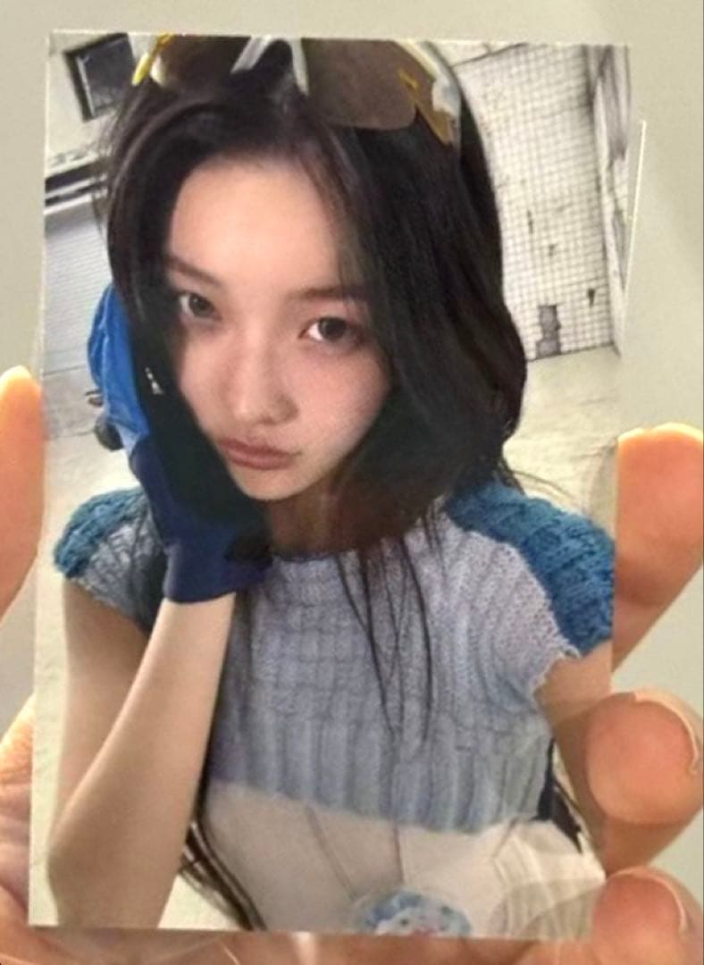 illit イロハ NOTCUTEANYMORE ポップアップ 購入限定 トレカ