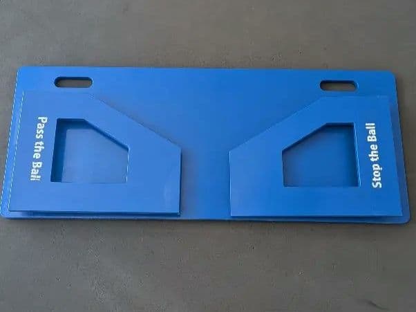 サッカー練習用　壁打ちリバウンダー