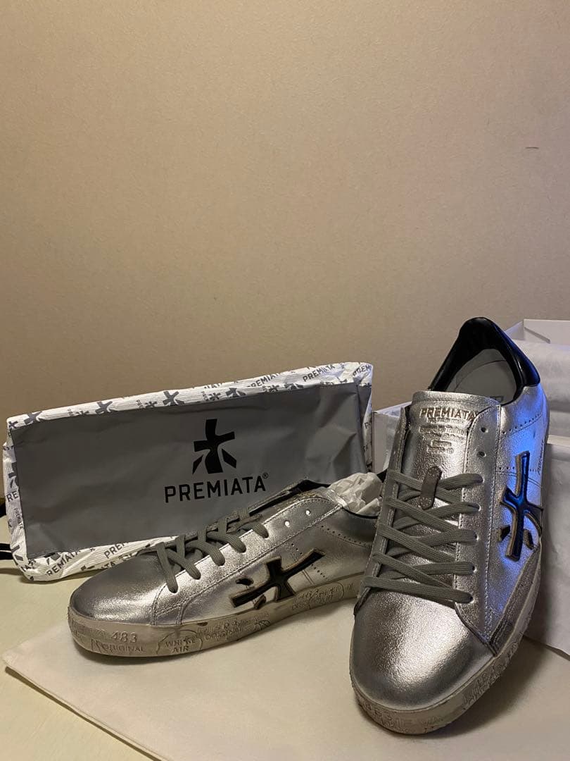 【新品未使用】PREMIATA シルバー スニーカー　4713