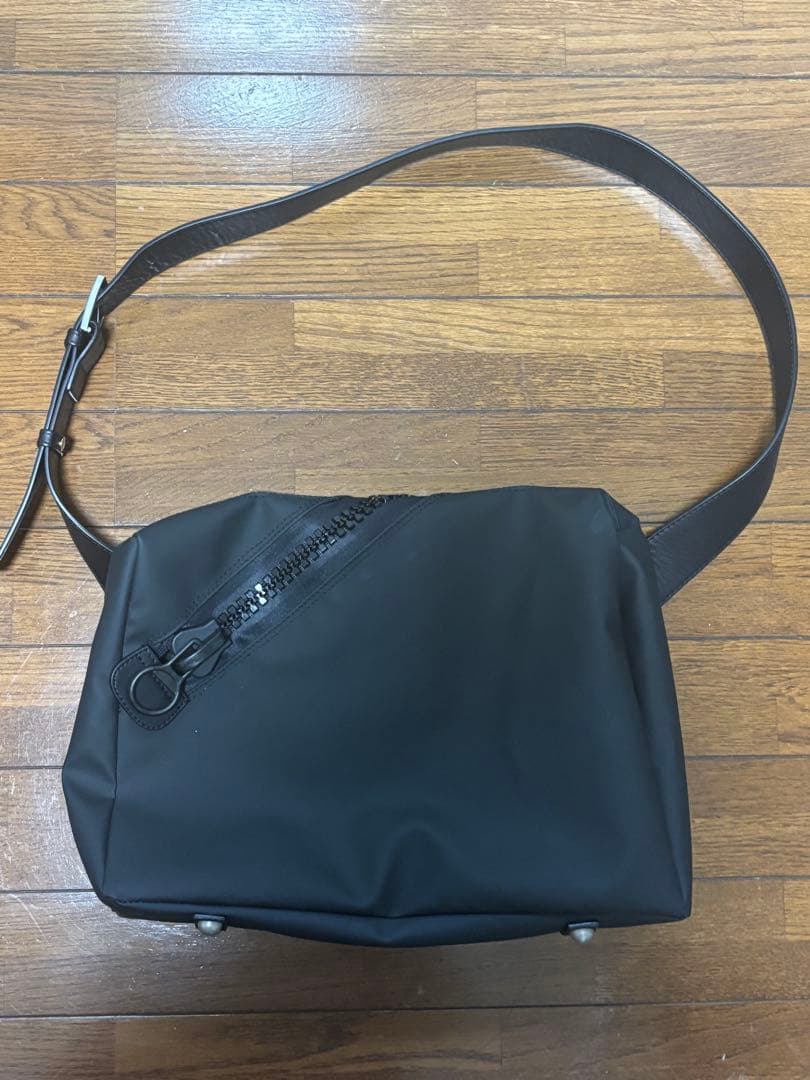 kawa-kawa earコラボ　15bisボディバッグ　ショルダーバッグ