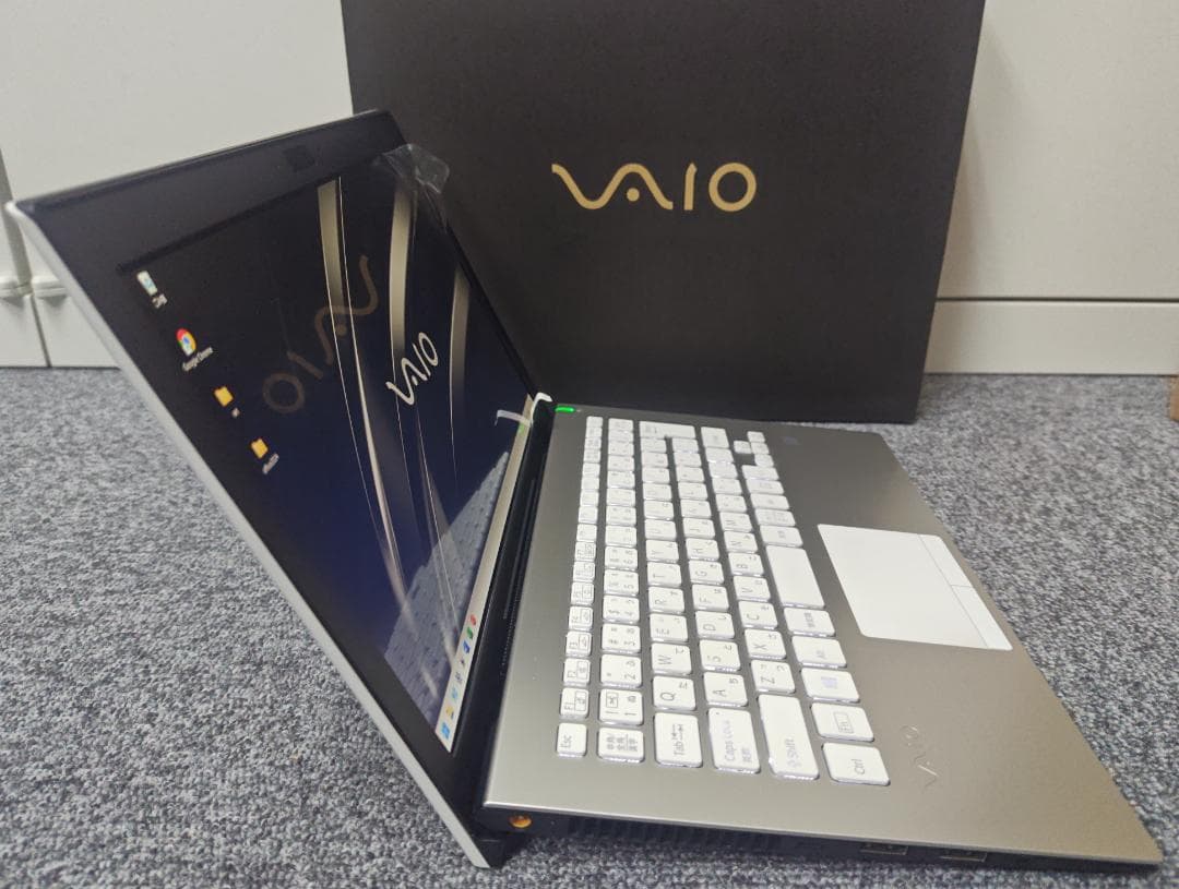 超美品 VAIO S11 ホワイト 新品LCD＆SSD500GBに換装 LTE