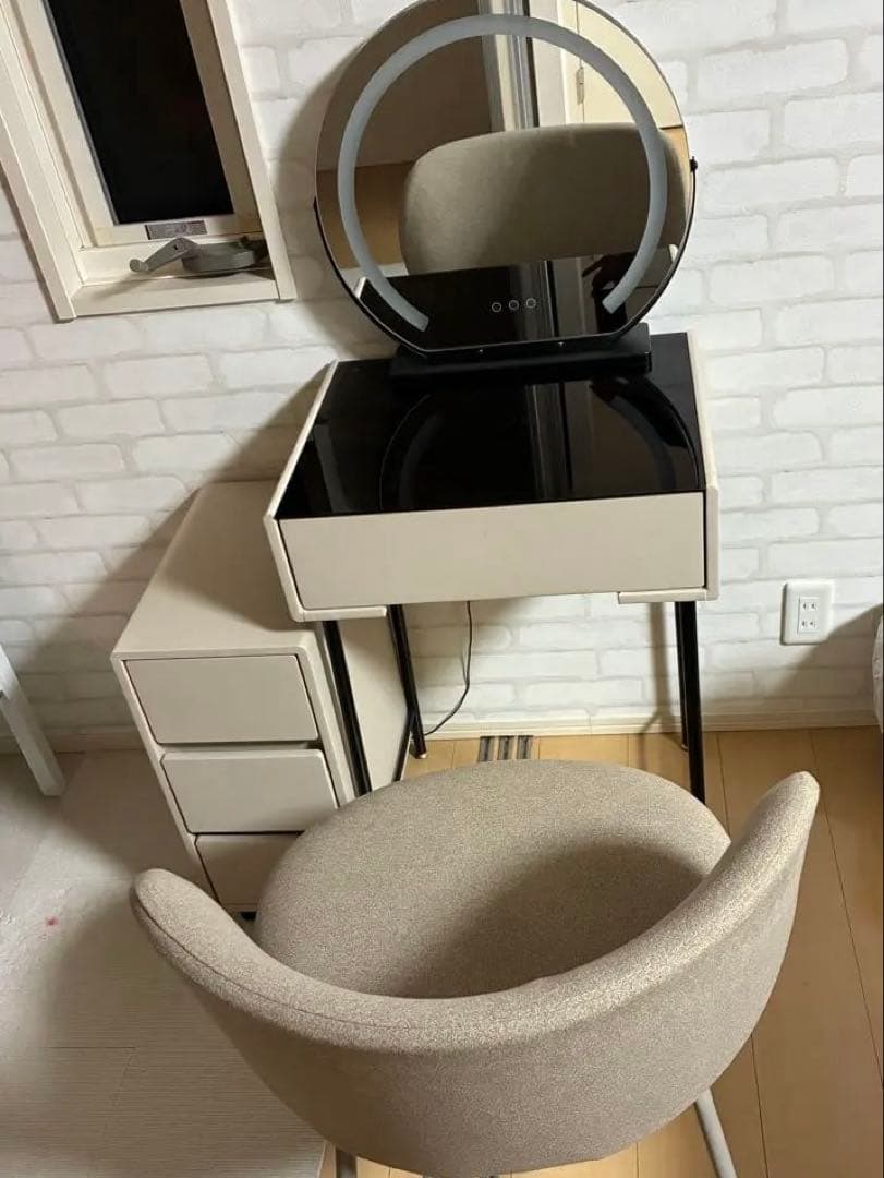 モダン ドレッサー・鏡台 サイドボックス&チェア付き！