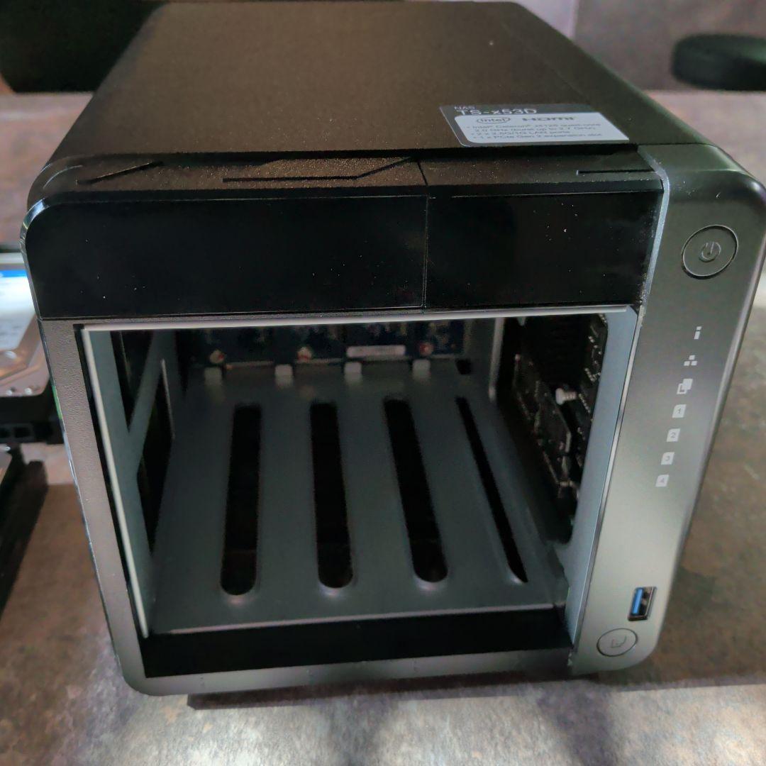 QNAP TS-453d WD & Seagate 8TB HDD 計4台セット