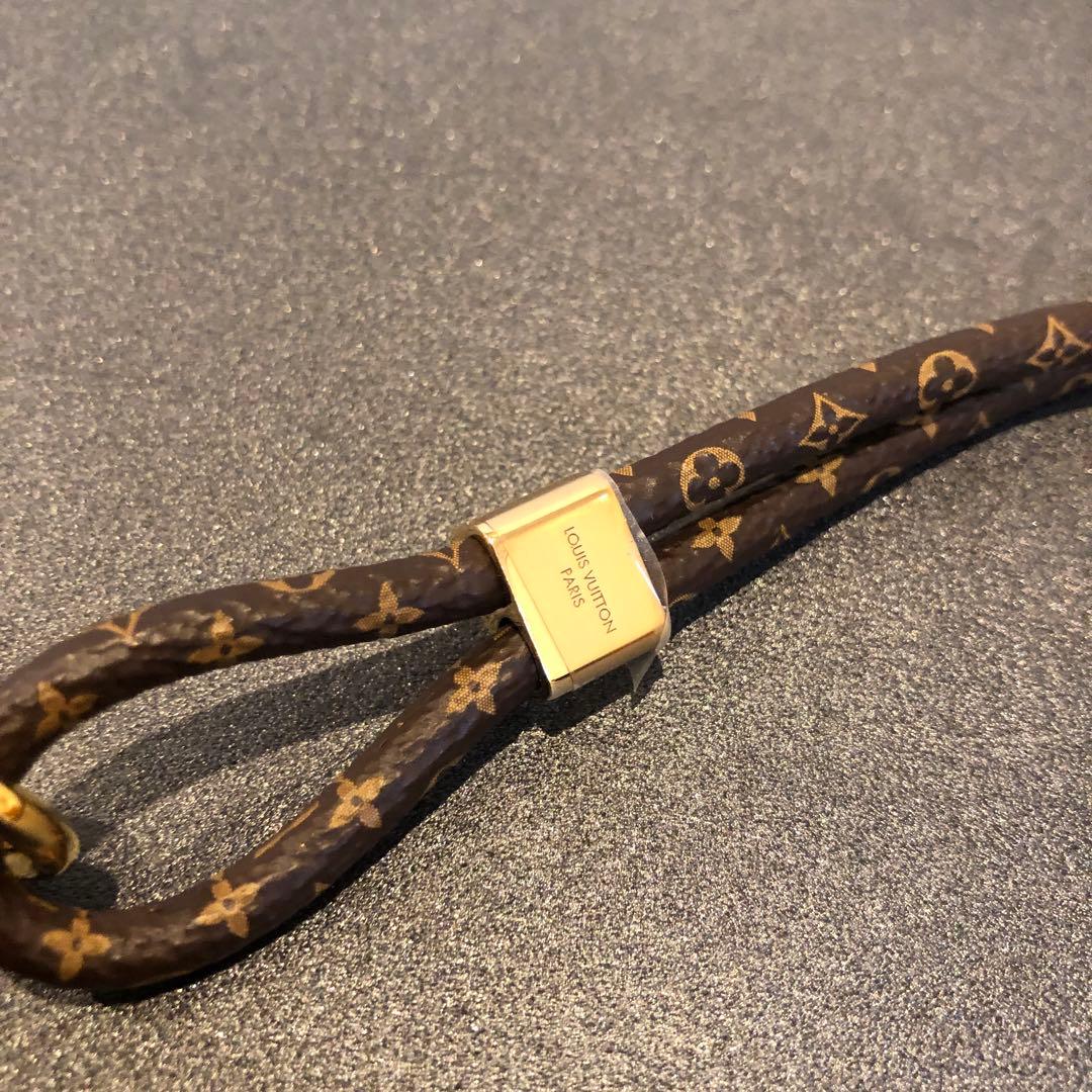 ルイヴィトン　LVサークル ネックストラップ付き スマートフォンホルダー