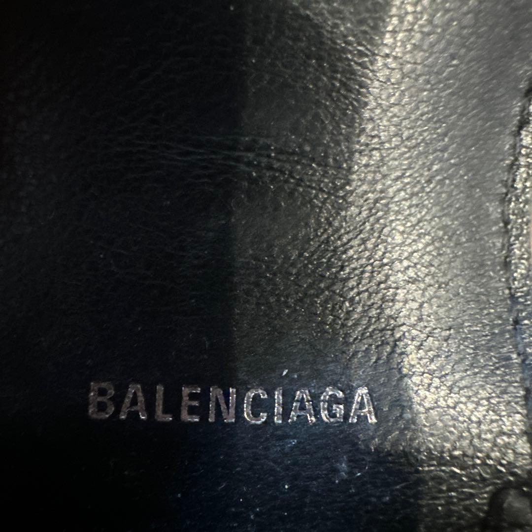 バレンシアガ airpods pro