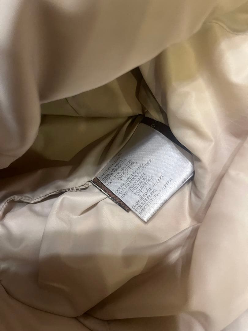 再値下げ！MONCLER ベージュ ダウンジャケット