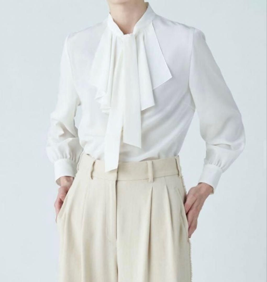 トゥモローランド ボールジィ クリアデシン フリルボウタイブラウス ホワイト