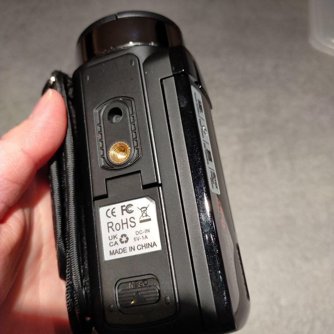 4Kカメラ　ビデオカメラ　18X タッチパネル　ハンディ