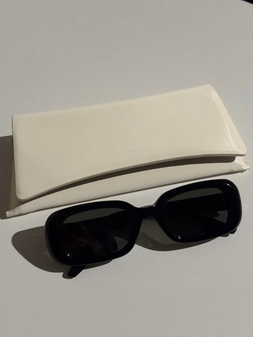 限定値下げ！GENTLE MONSTER ブラック サングラス ケース付き