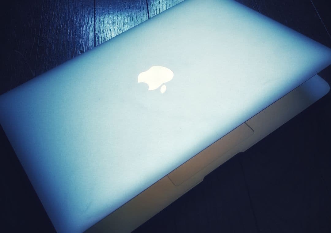 2014 MacBook Air 13 インチ i7 !!