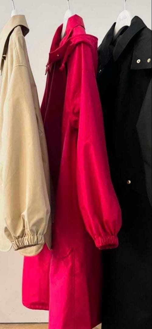 ロージーモンスター　フード付きスカラップレインコート