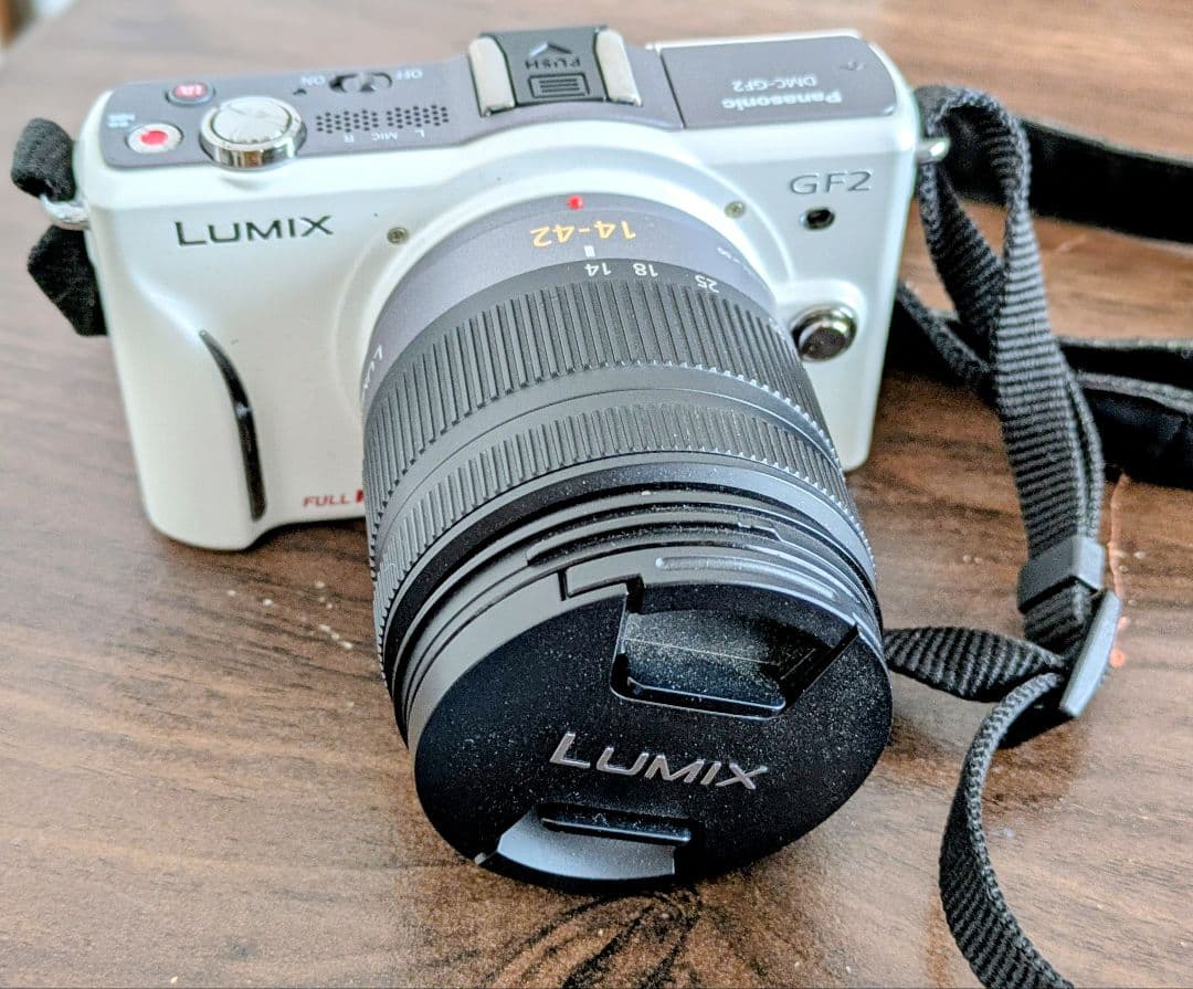 LUMIX GF2 ミラーレスカメラ 14-42mm