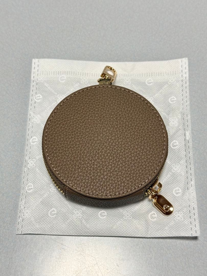 美品★CUSTYPE スマホケース モカ iPhone16pro