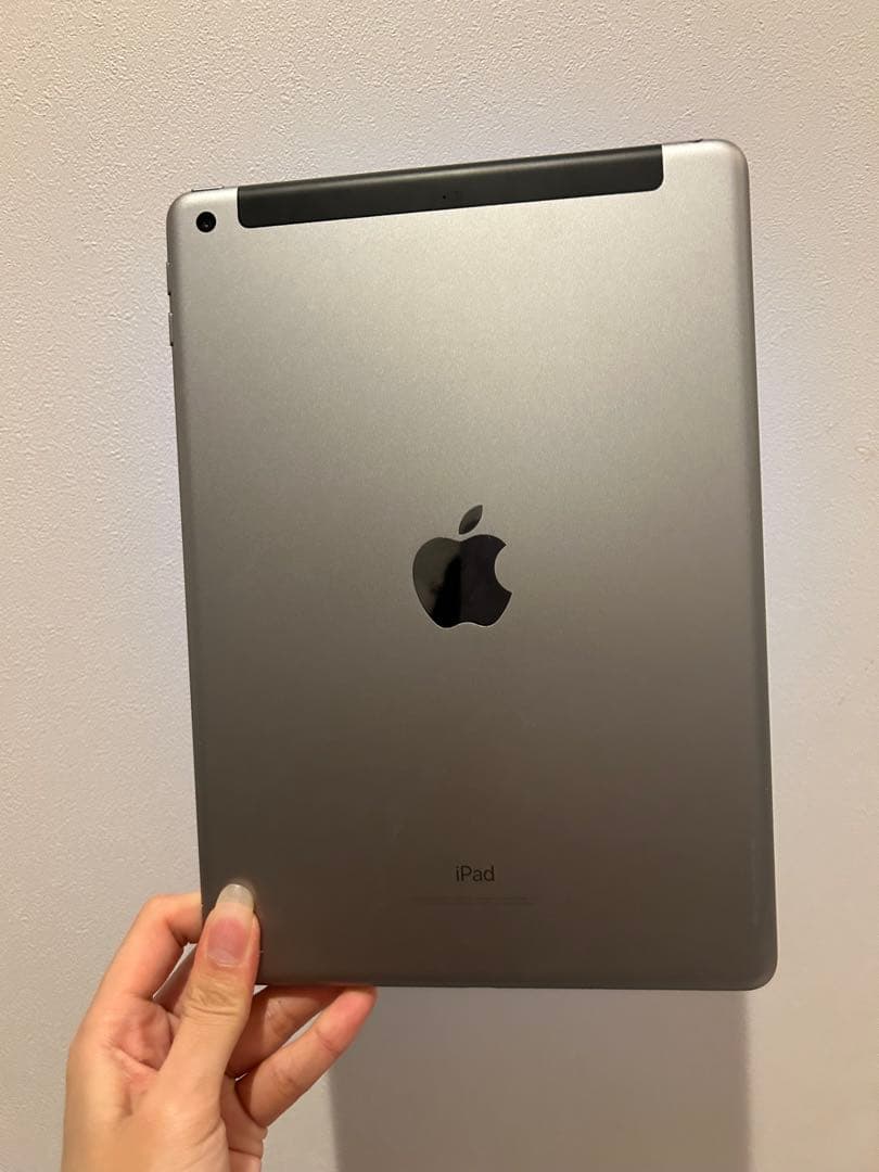 iPad 9-7インチ スペースグレー 本体
