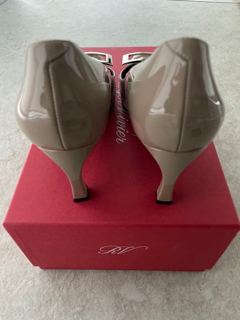 かれん　人気色デザインRoger Vivierロジェヴィヴィエ　パンプス