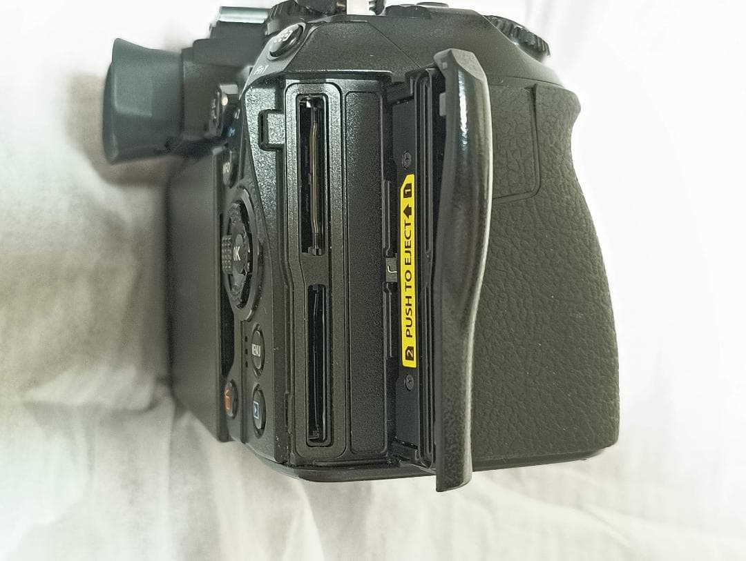 OLYMPUS OM-D E-M1 Mark II 本体