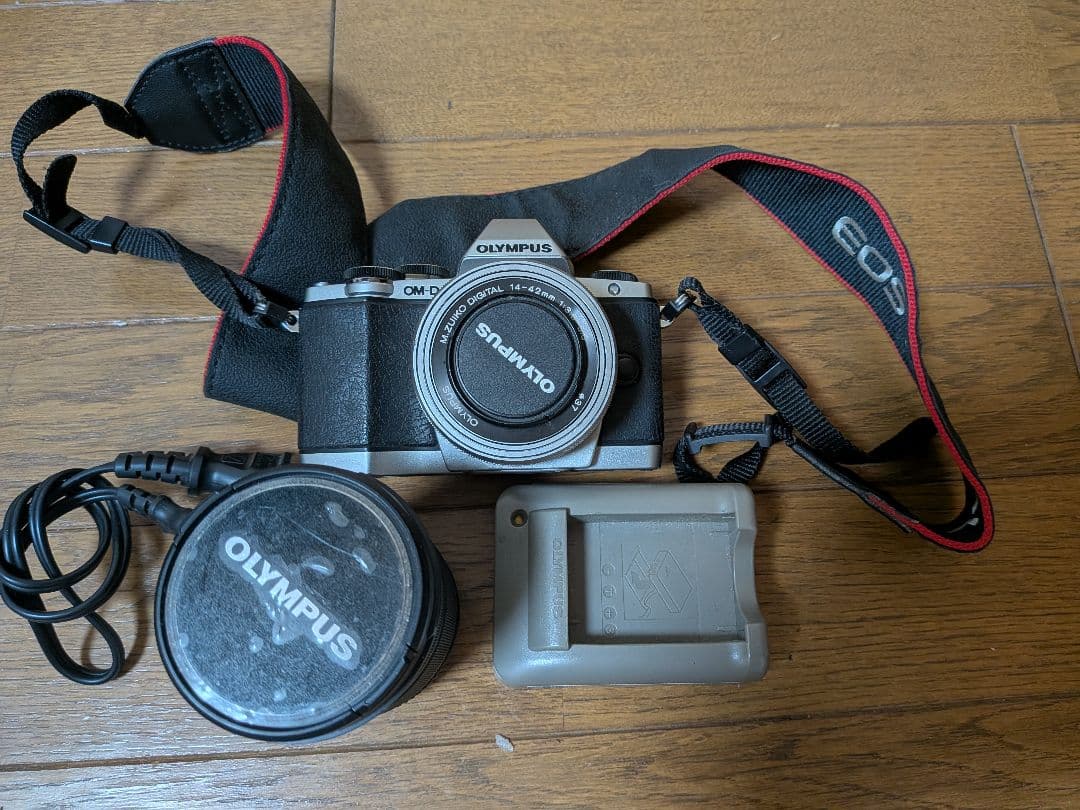 オリンパス・一眼レフカメラ・OM-D E-M10・レンズ2セット