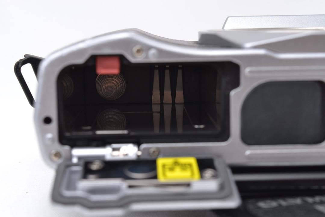 オリンパス　OM-D E-M5 シルバー 12-50mmEZ レンズキット