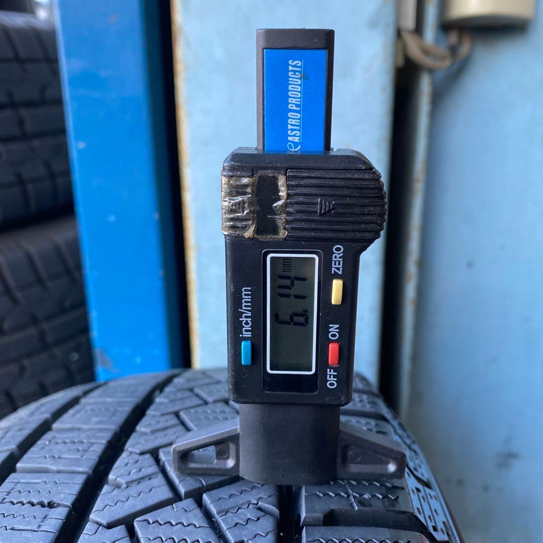 中古溝ありピレリスタッドレスセット175/65R15アクア、フィット　デミオ