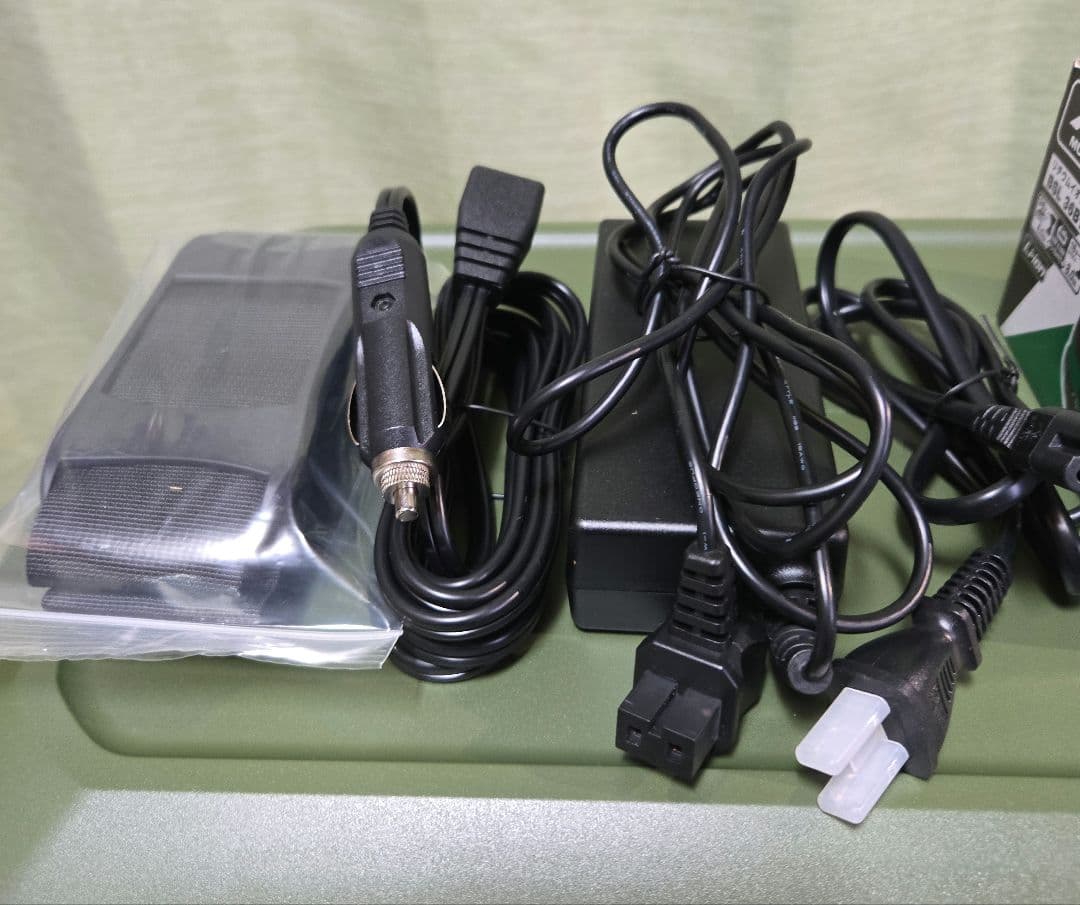 ハイコーキ冷温庫フォレストグリーン25L 蓄電池BSL36B18X4.0Ah付