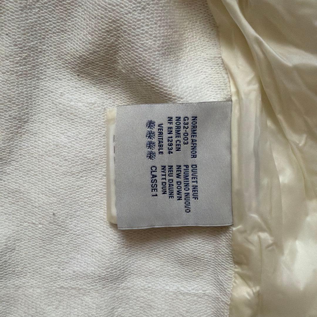 モンクレール　ホワイト ダウンジャケット