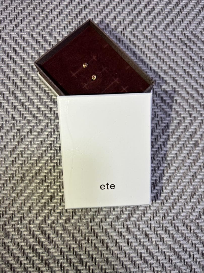 ete K18YG フルール ピアス（誕生石 7月）