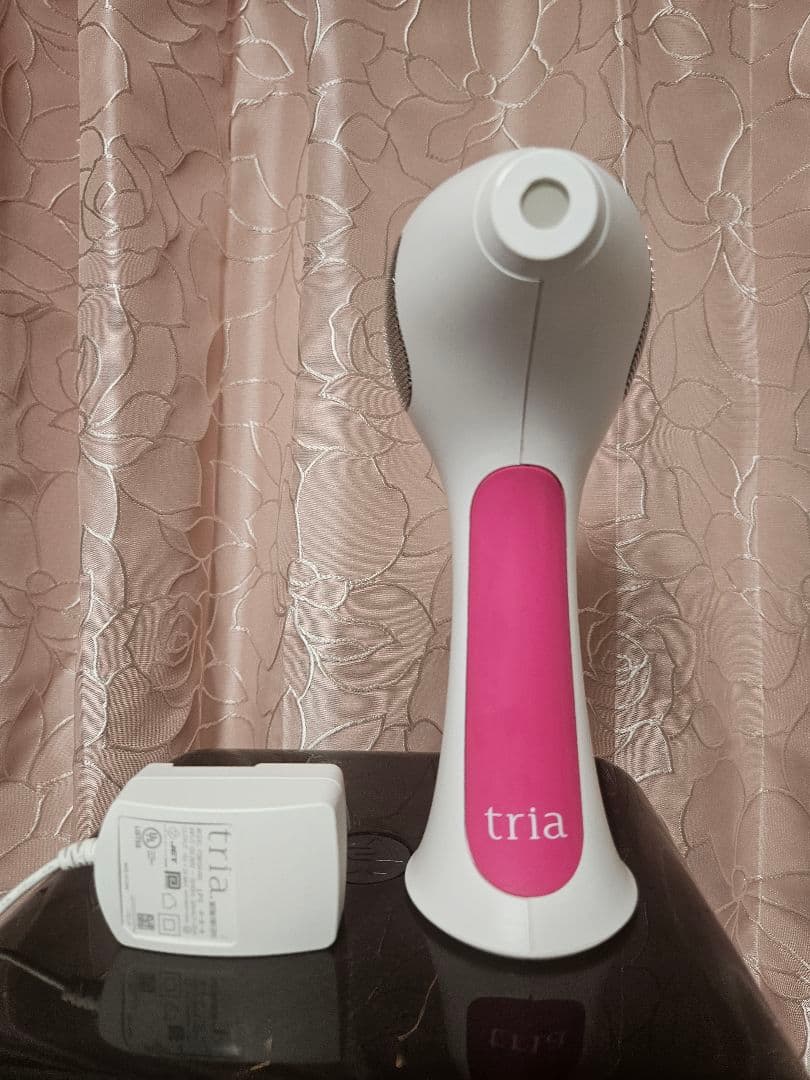 トリア・スキン エイジングケアレーザー 自宅で本格的な美肌ケア ​動作確認済み。