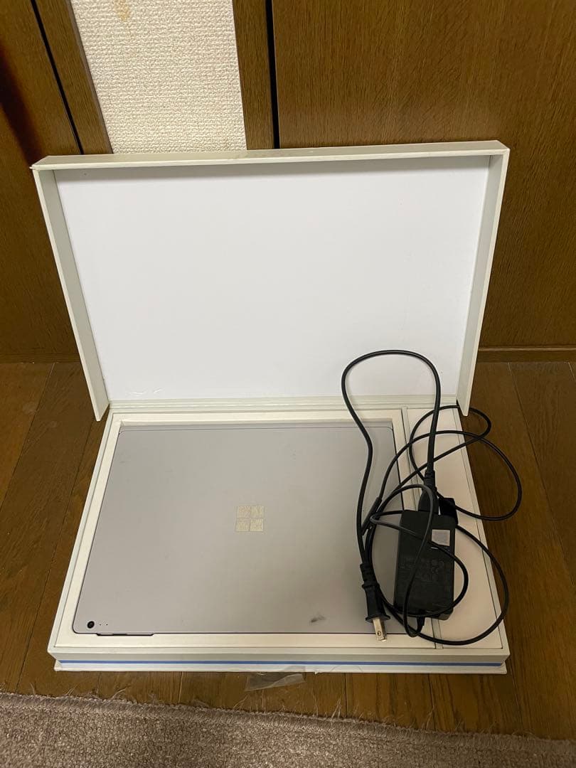 Microsoft Surface Book シルバー 本体 箱付き　初期化済み