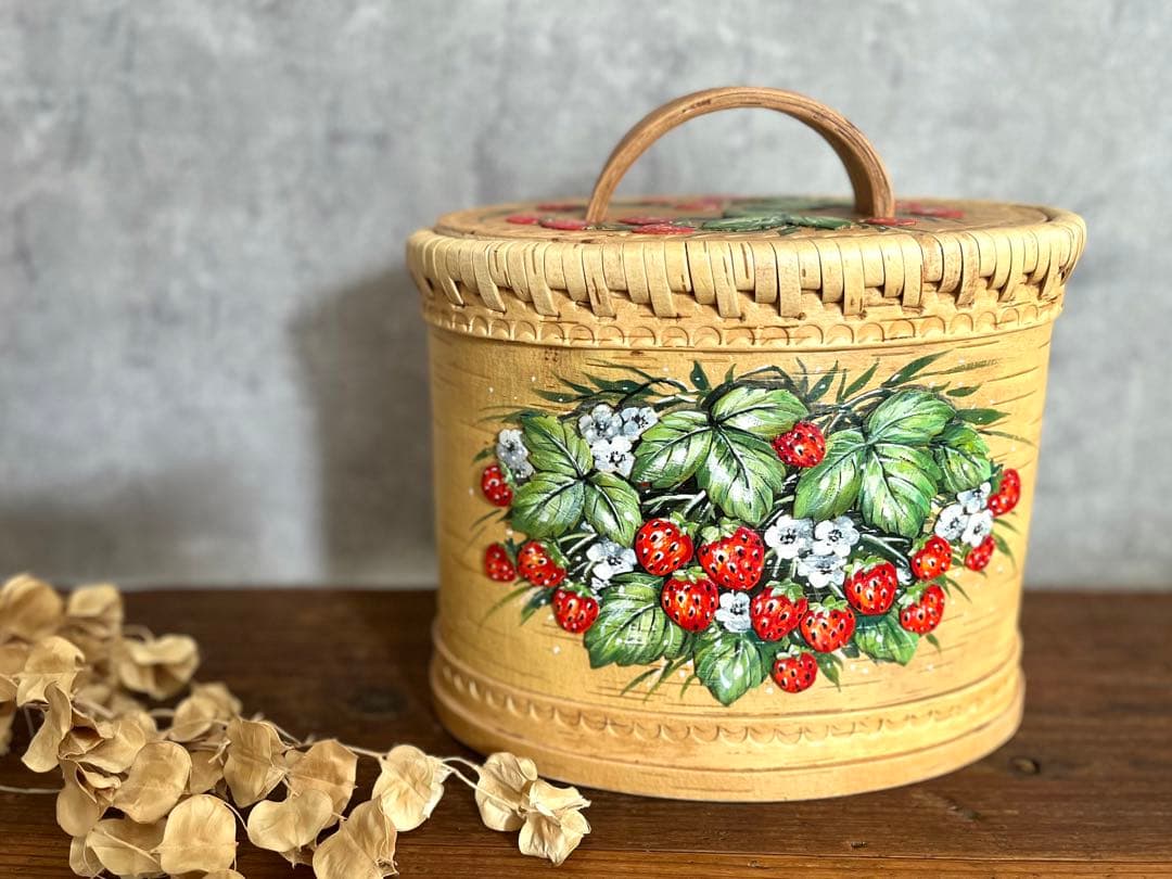 ロシア雑貨・白樺細工・ベレスタ・伝統工芸品・収納ボックス・ハンドペイントいちご