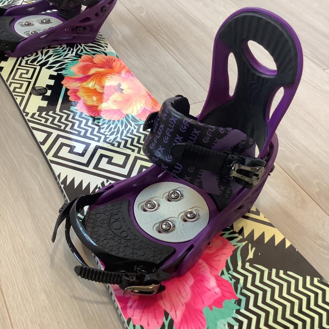 081 GNU143cm FLUX初心者レディーススノーボードセットグラトリにも