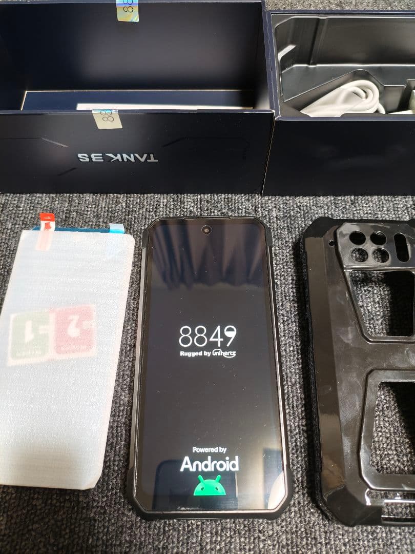 TANK3S Unihearts高性能多機能タフネス プロジェクター付きスマホ