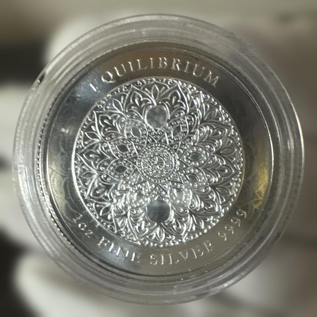 2023年 ニウエ「均衡・イクイリブリアム」純銀 1オンス 銀貨