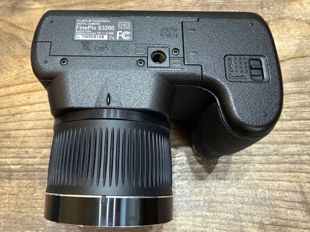 デジタルカメラ FUJIFILM FINEPIX S3200