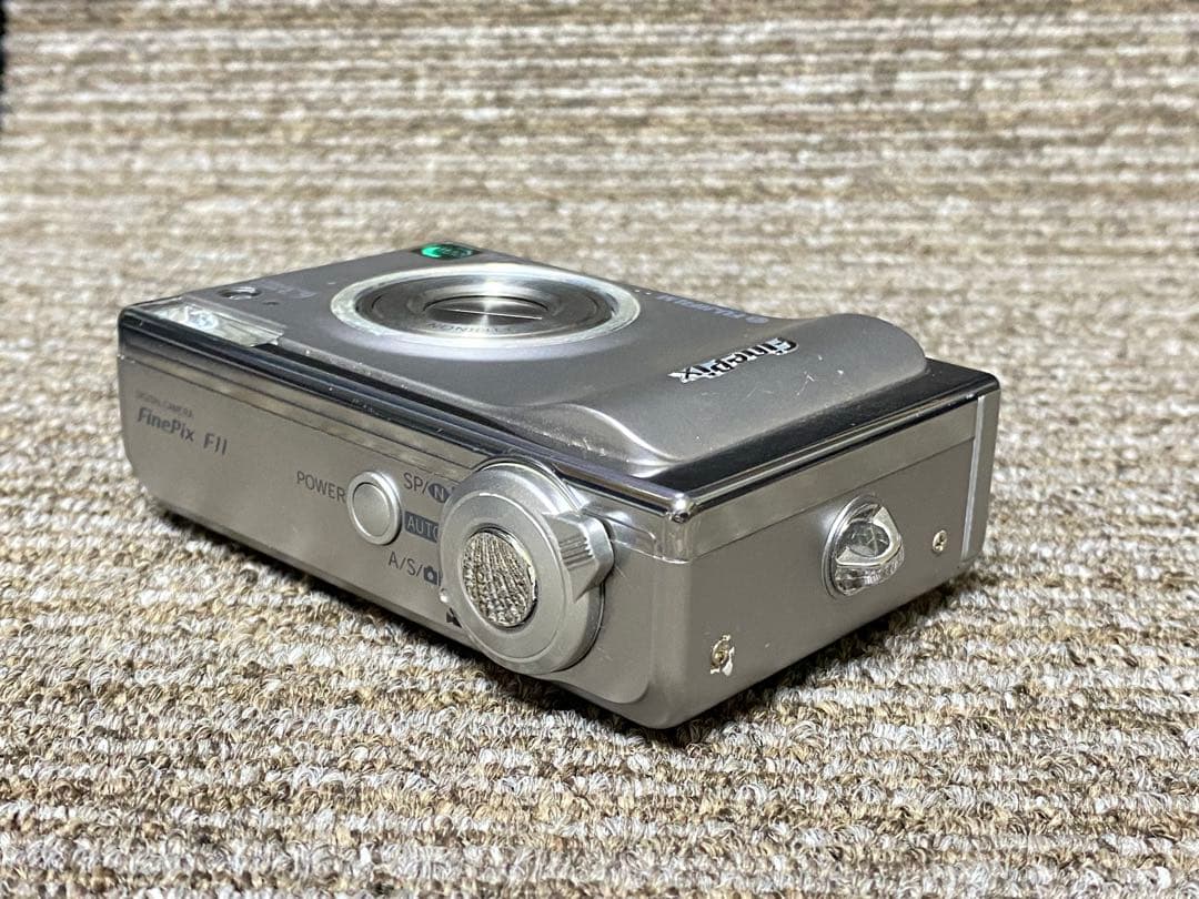 富士フィルム コンデジ　Fujifilm FinePix F11