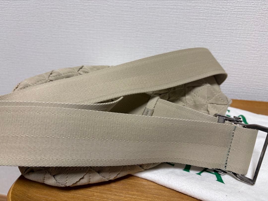 BOTTEGA VENETA ベージュ ボディバッグ　ウェビング　ボッテガ