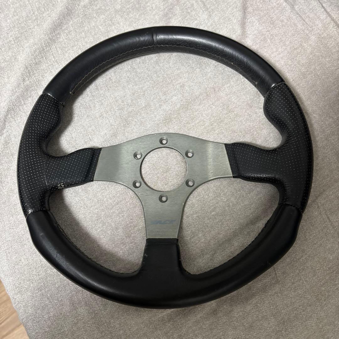 Momo モモ ステアリング 33φ