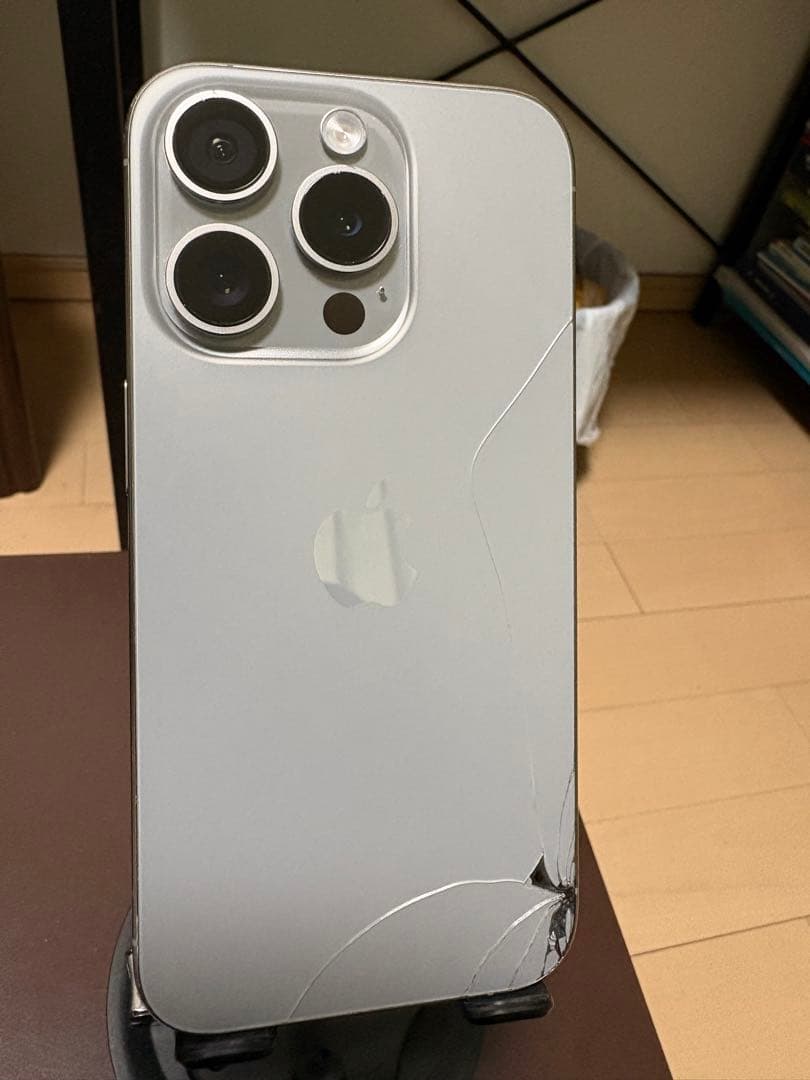 【液晶交換済*非純正】iPhone 15 Pro シルバー 本体