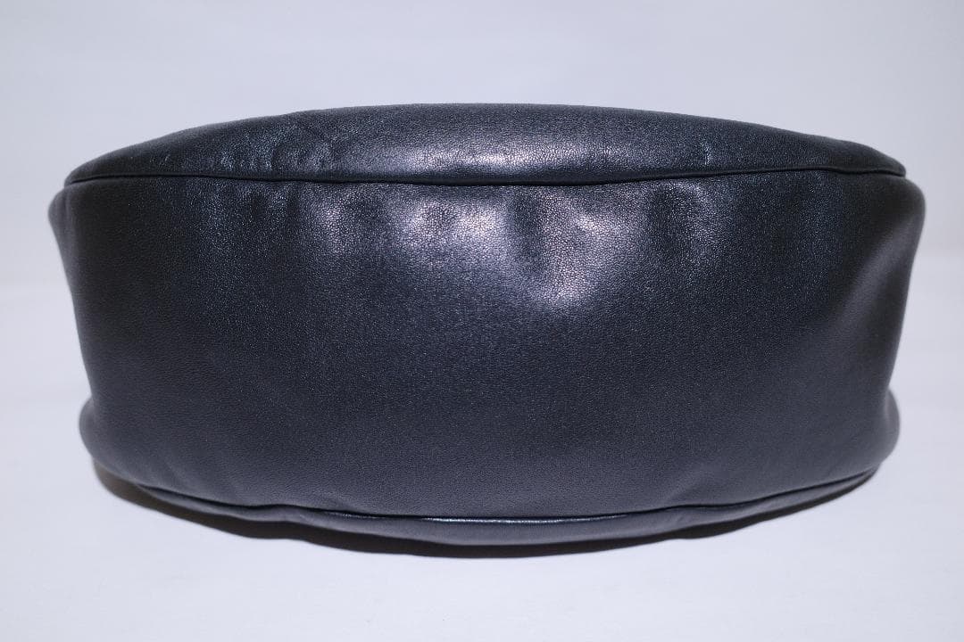 COS レザー プリーツベルトバッグ ブラック