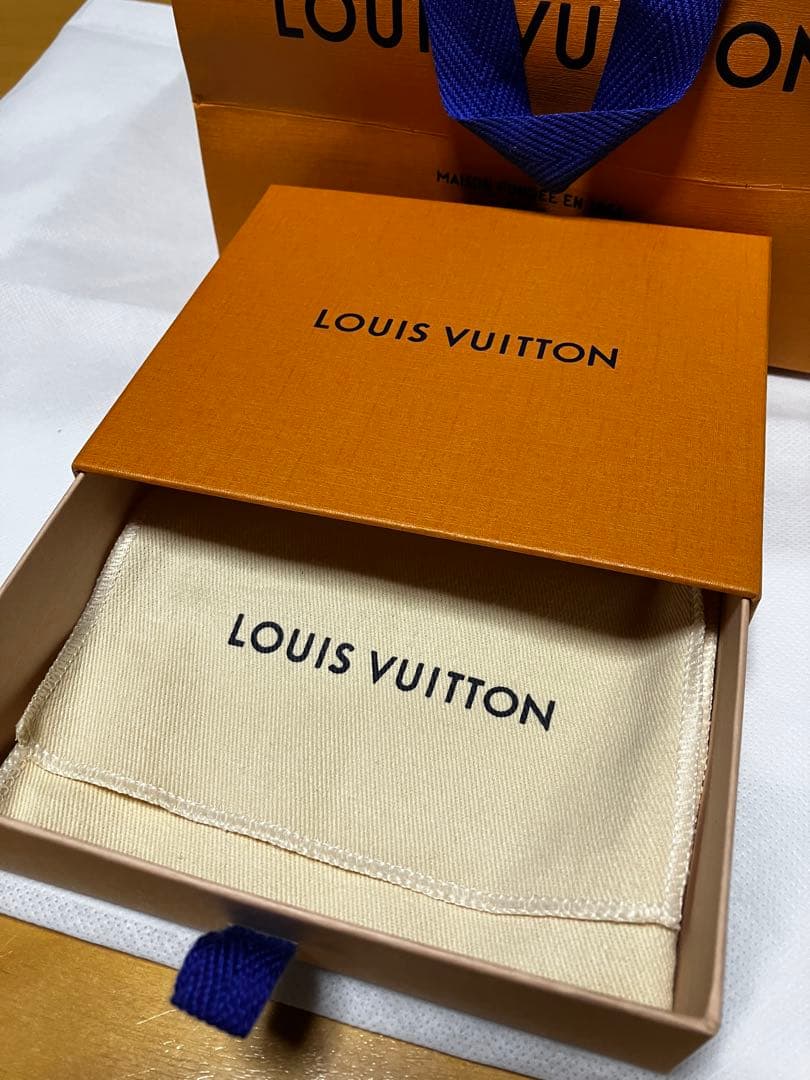 プ*ん様 【ほぼ新品】LOUIS VUITTON アンヴェロップカルトドゥヴィジ