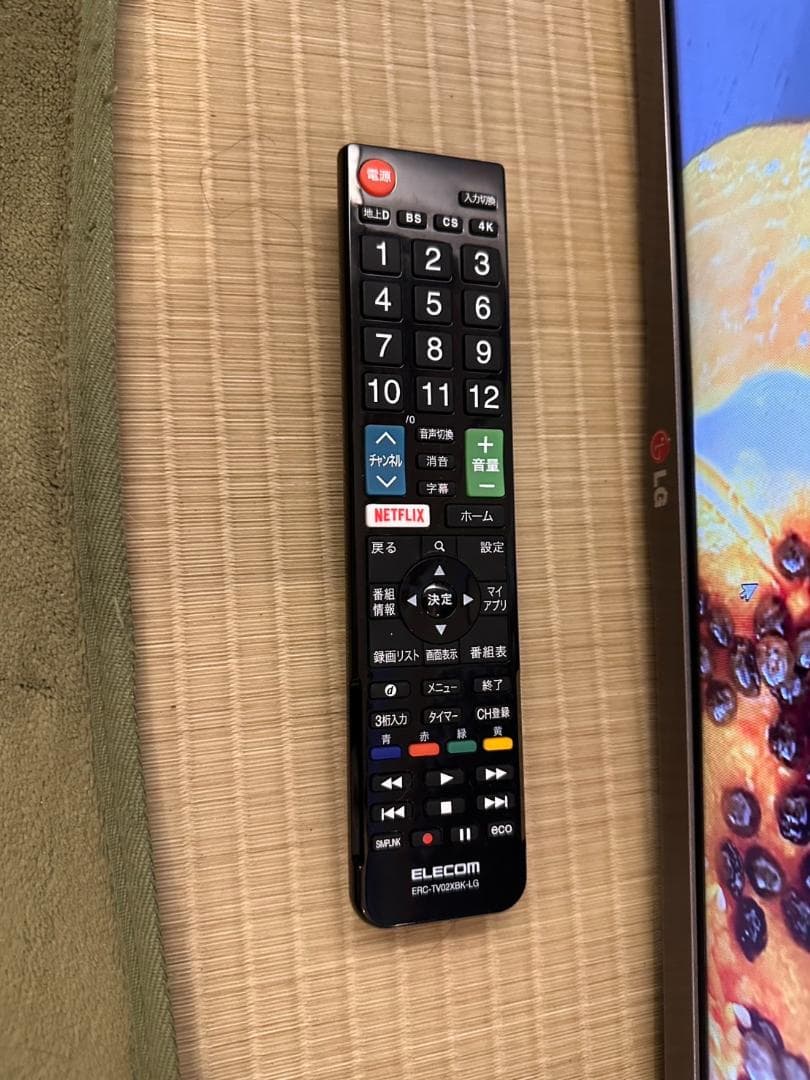 LG 32型テレビ32LB5810　2015年製　スタンド無　映り綺麗極美品！