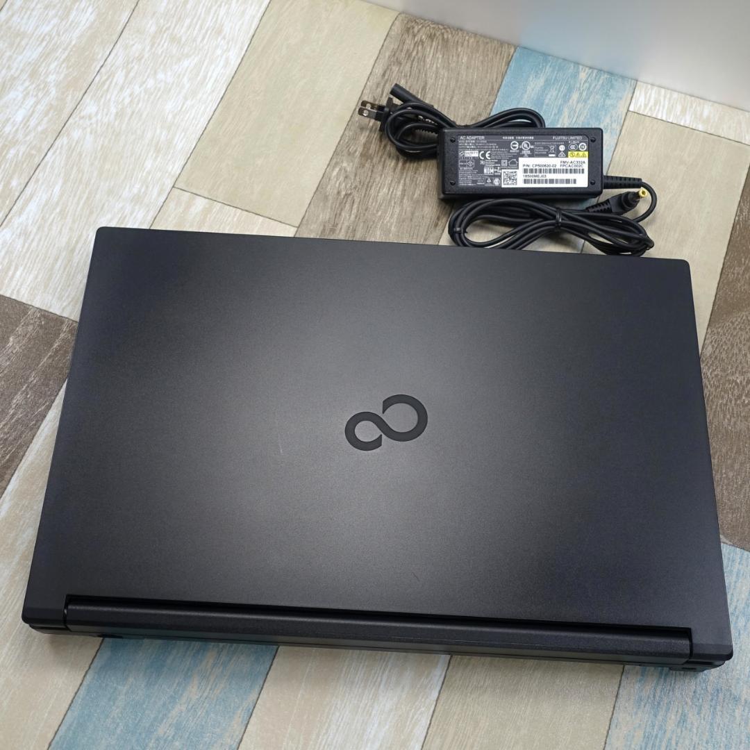 超高速大容量ＳＳＤ５１２ＧＢ搭載✨美品の２０２４年製✨１２世代ｉ５に大容量メモリ