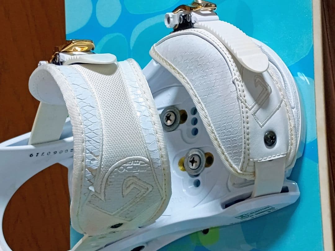 m*o様 Burtonスノーボード　✕　ビンディングcustom　レディース