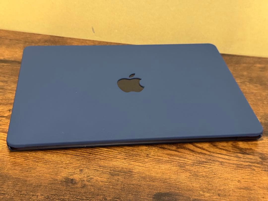 Apple MacBook Air (M2, 2022) 本体 13.6インチ