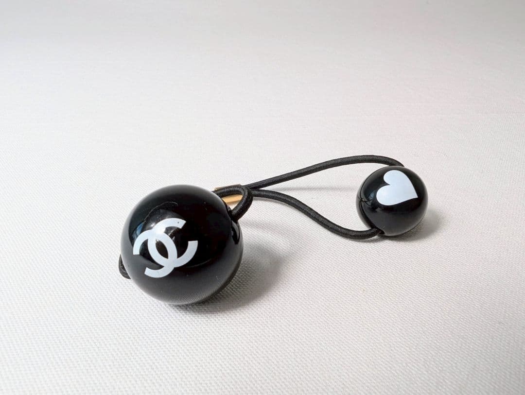 【極美品！鑑定済み！】シャネル ヘアゴム ハート ブラック　ビンテージ