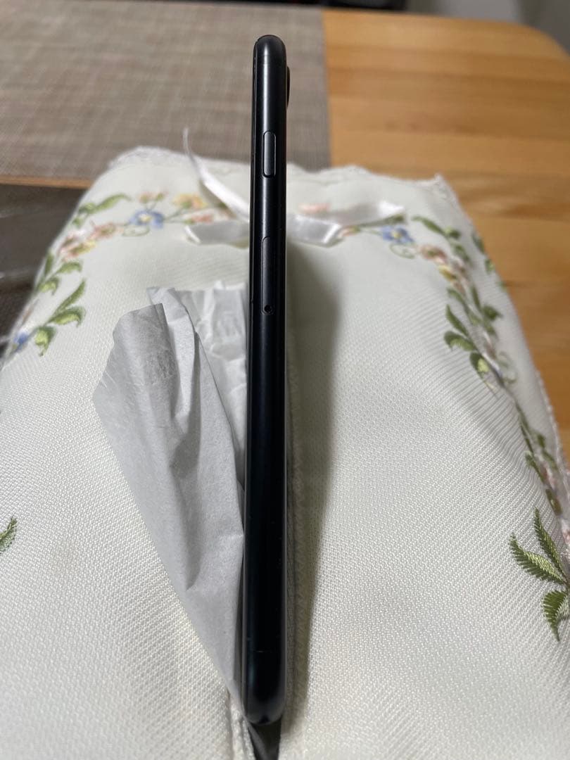 Apple iPhone se2 ブラック本体　64g