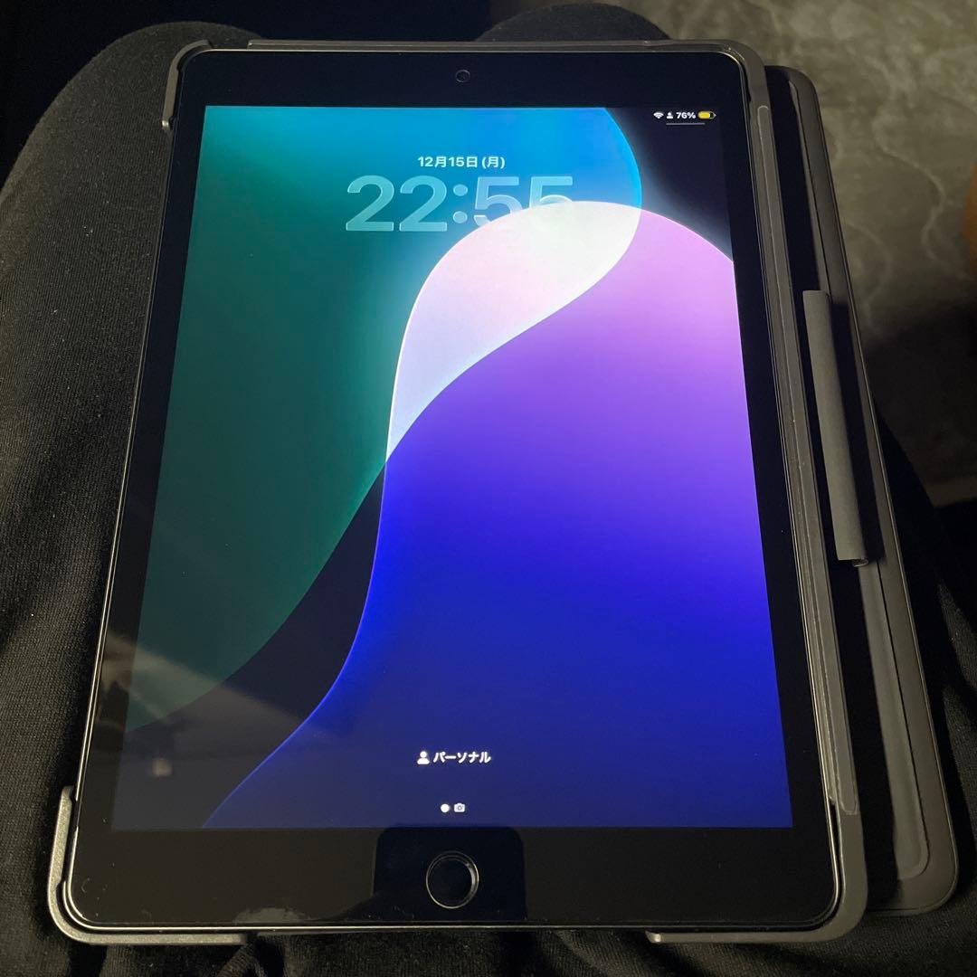 iPad第８世代128GWifi 98% slimfolio iK1055BK