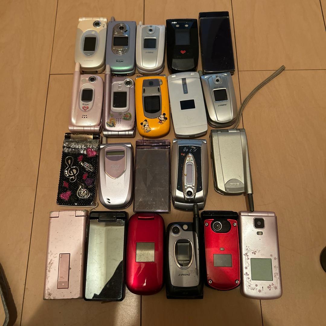 ガラケー　まとめ売り　21台