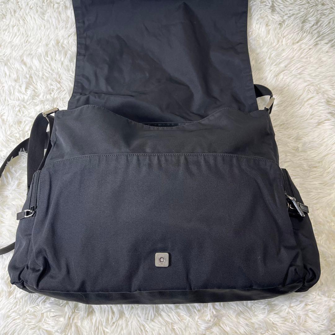 美品✨ GUCCI メッセンジャーバッグ 黒 キャンバス レザー A4収納可能