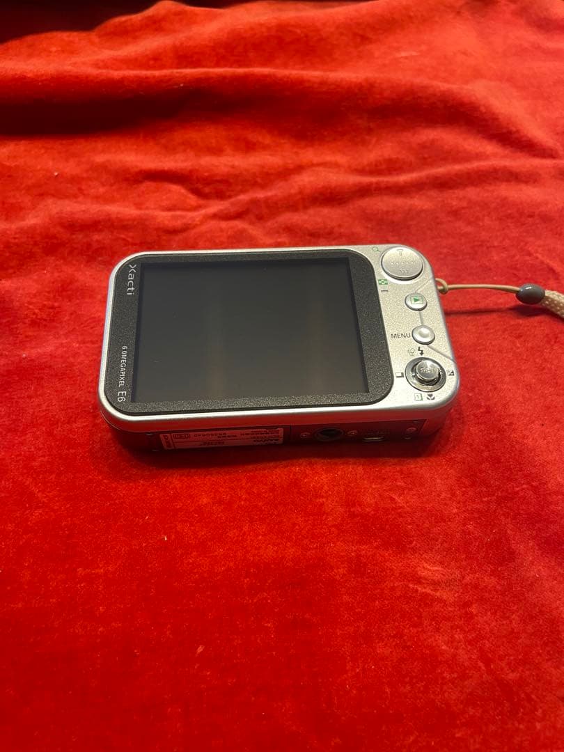 希少　美品　動作品　SANYO Xacti DSC-E6 デジタルカメラ