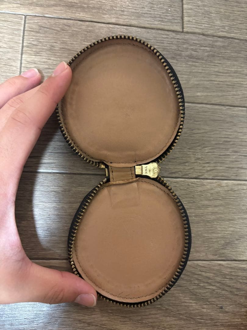 Black means ケース